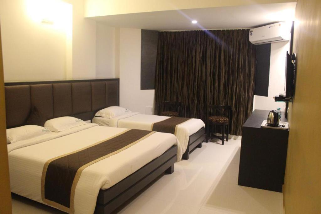 Hotel Mangalore International Zewnętrze zdjęcie