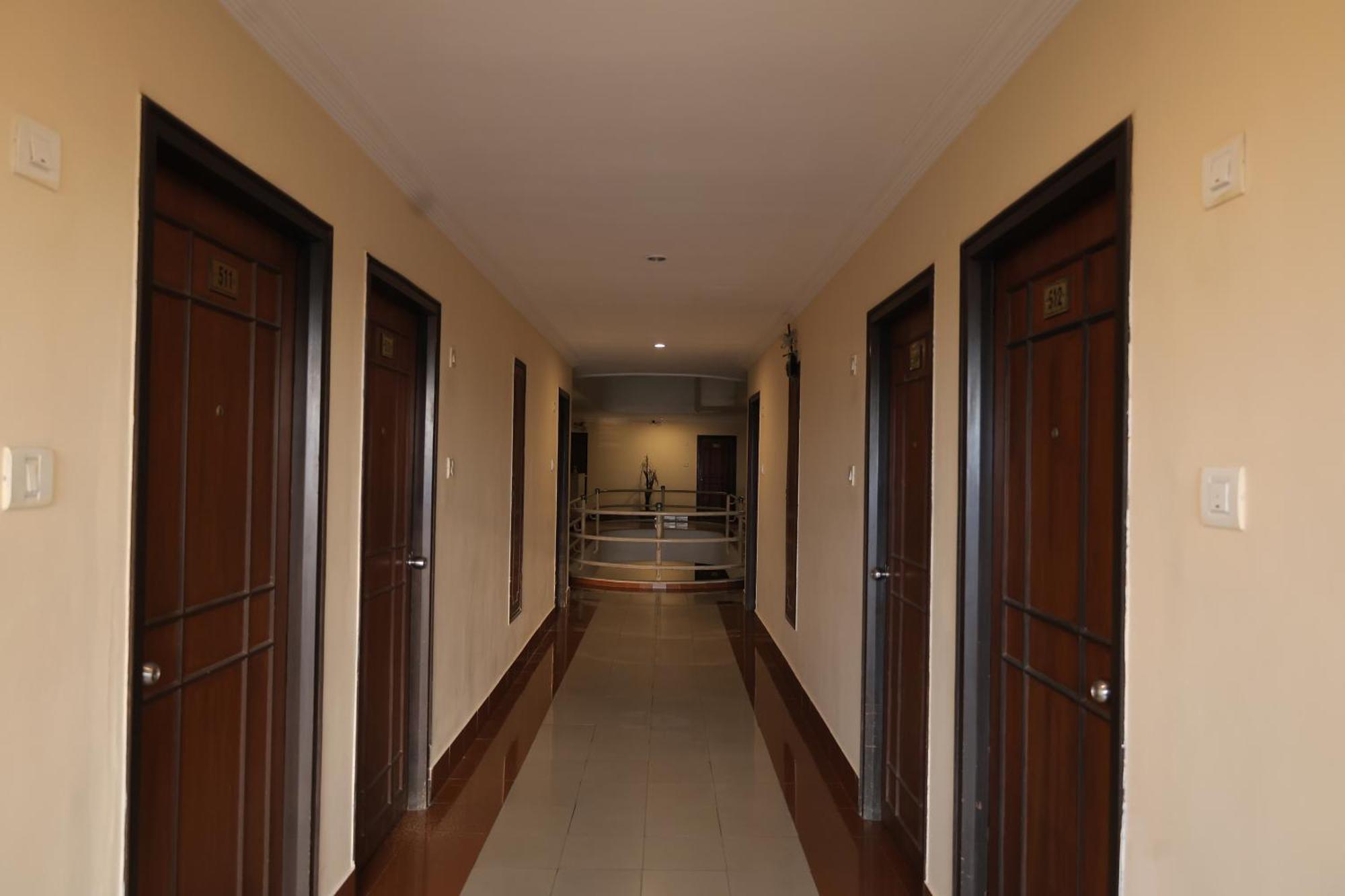 Hotel Mangalore International Zewnętrze zdjęcie