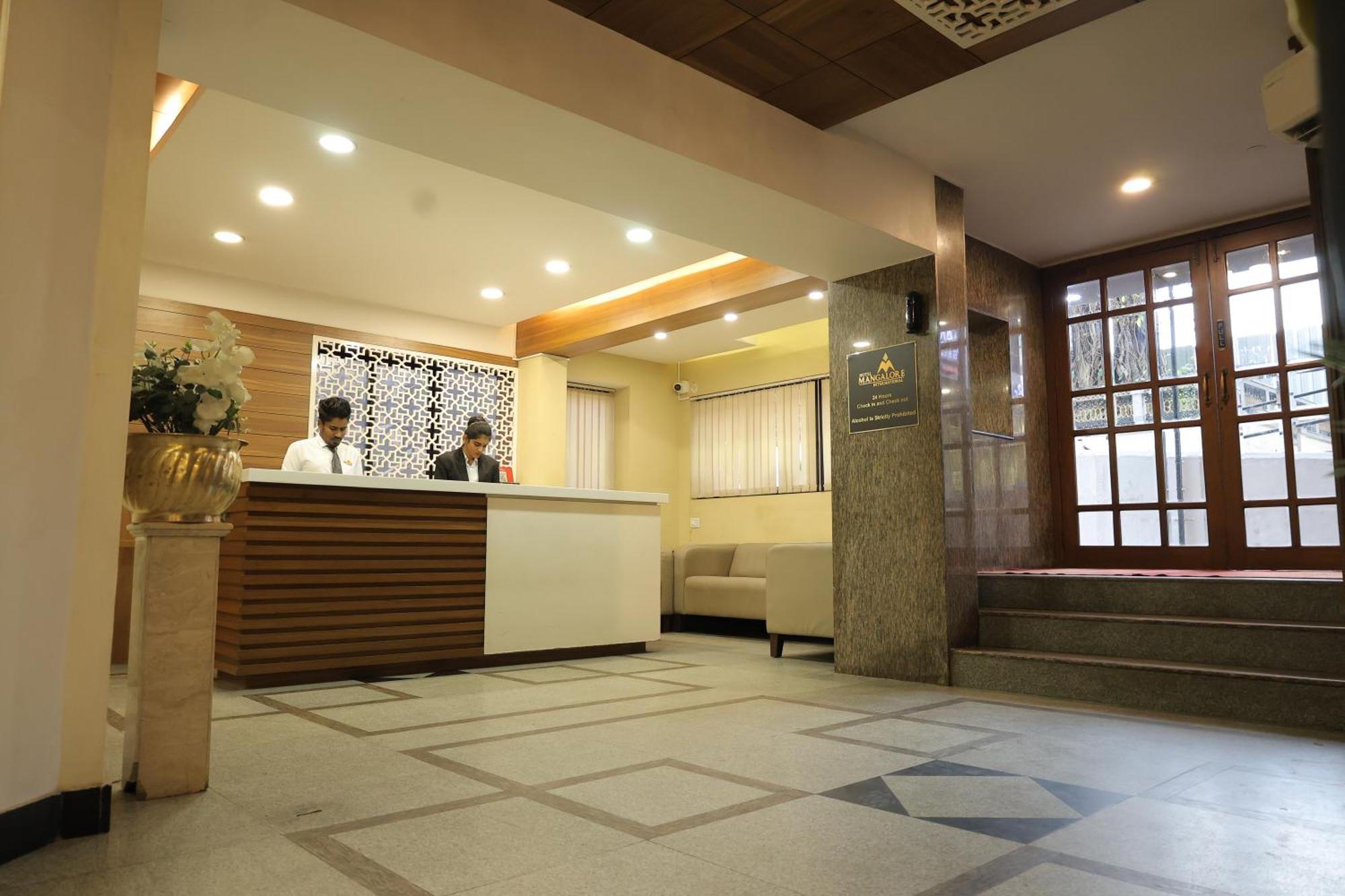 Hotel Mangalore International Zewnętrze zdjęcie