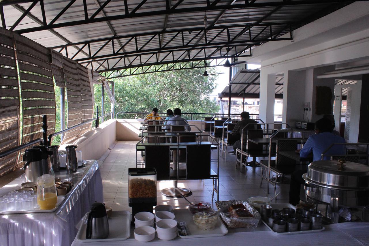 Hotel Mangalore International Zewnętrze zdjęcie